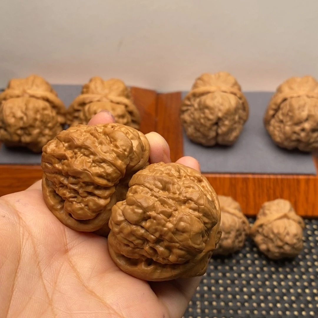 軒****文玩核桃把件边41左右