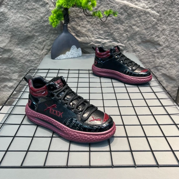 2025秋季新款时尚百搭痞帅舒适男款休闲鞋系带拼色轻奢潮款男士鞋