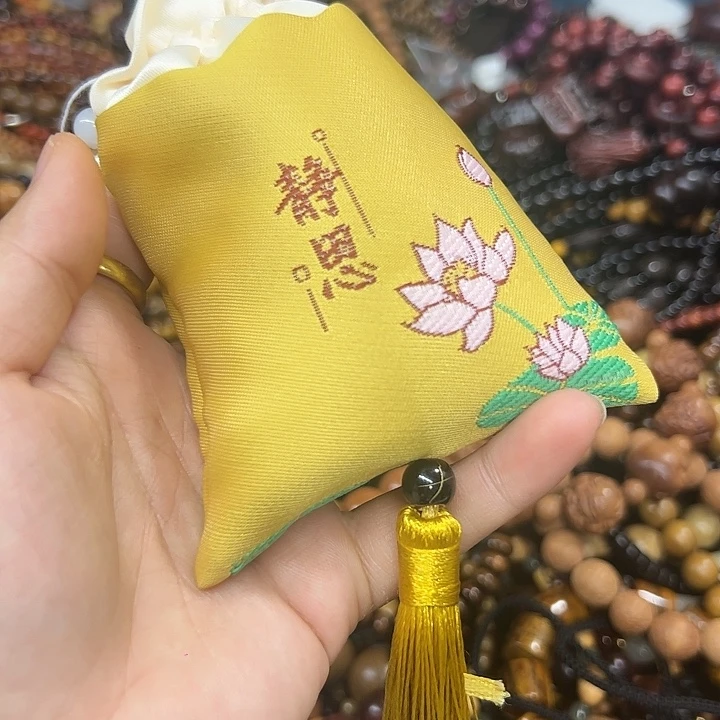 维腊木（绿檀）无事牌