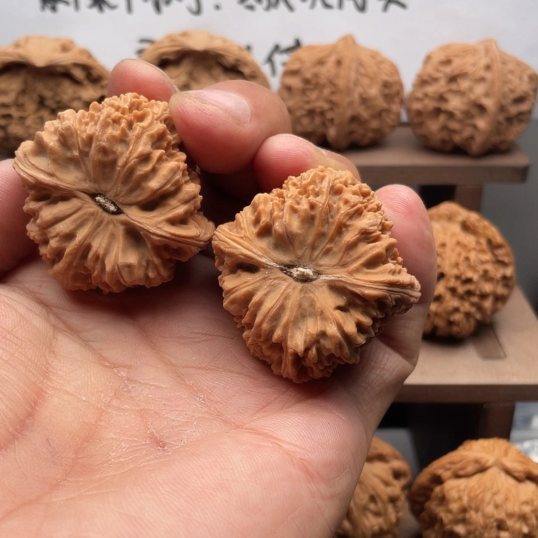 玉***花桃核吊坠南疆石核桃41个品