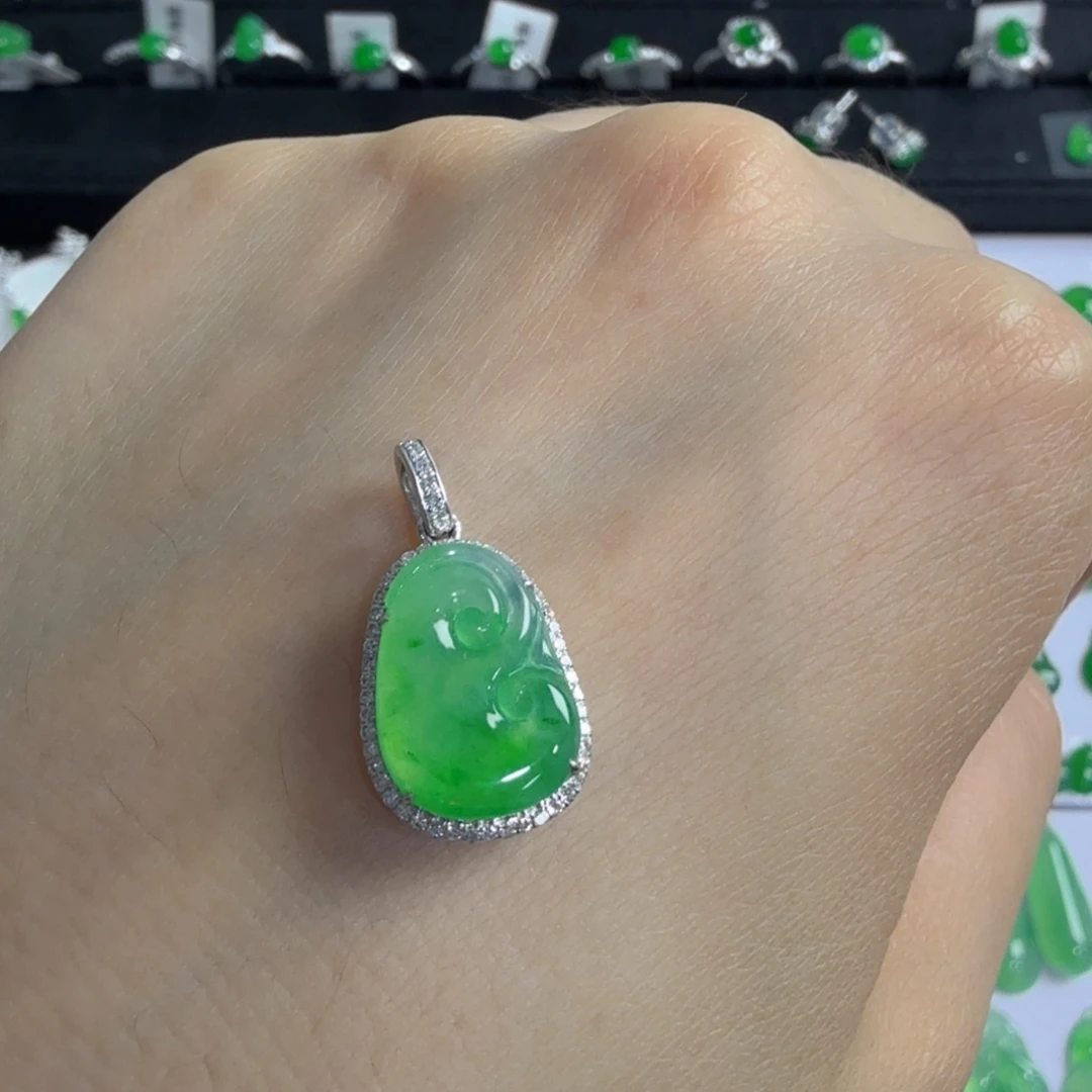 翡翠18K金镶嵌吊坠(不含链)如意