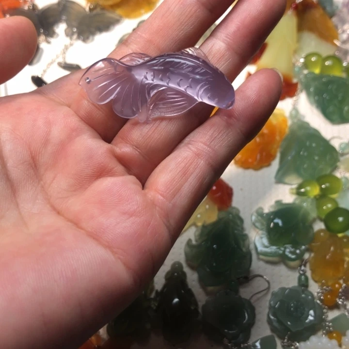 恰***分蛇纹石玉未镶嵌耳坠