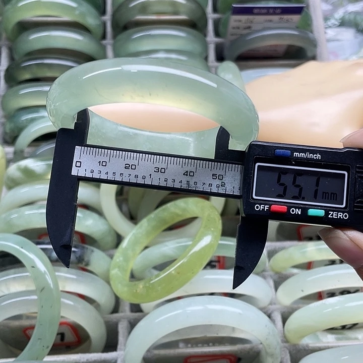 未镶嵌蛇纹石玉手镯1112