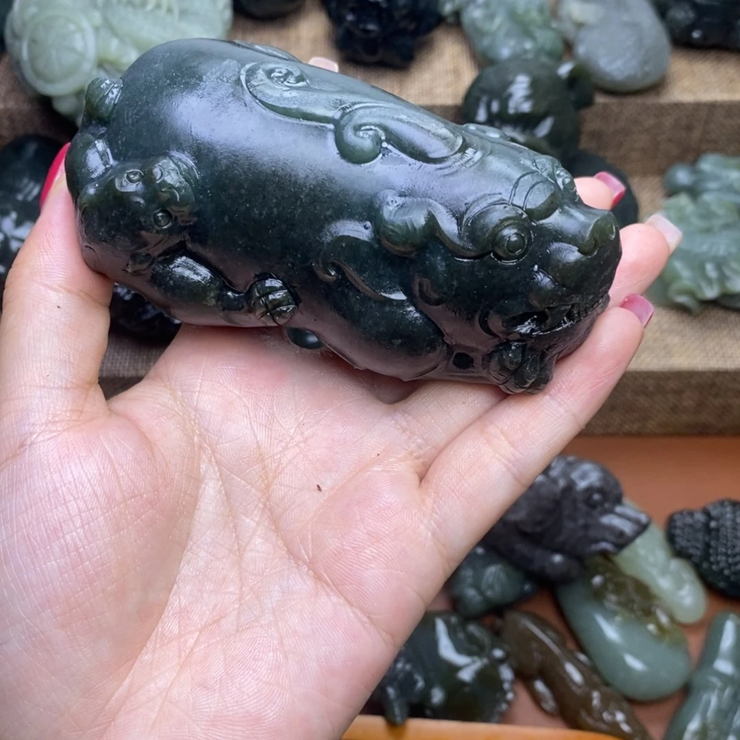 颈饰未镶嵌和田玉