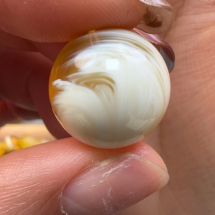 蜜蜡未镶嵌珠宝奇石