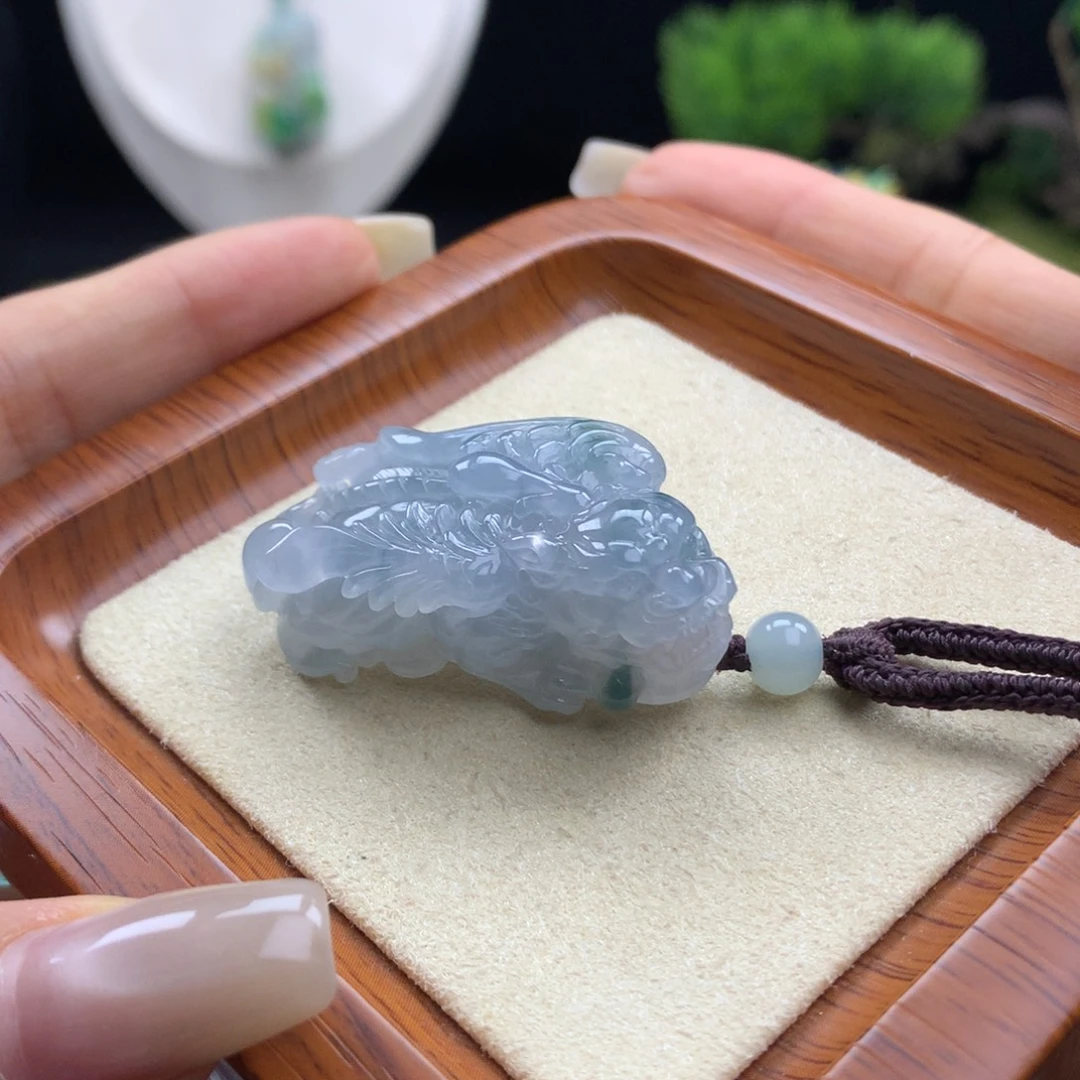 翡翠未镶嵌颈饰34