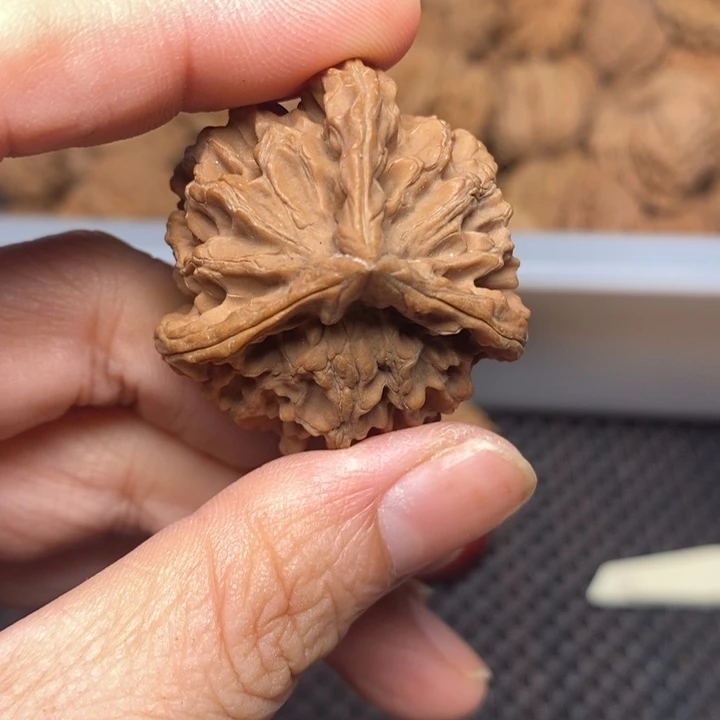 挪***林吊坠文玩核桃文玩核桃异形单只