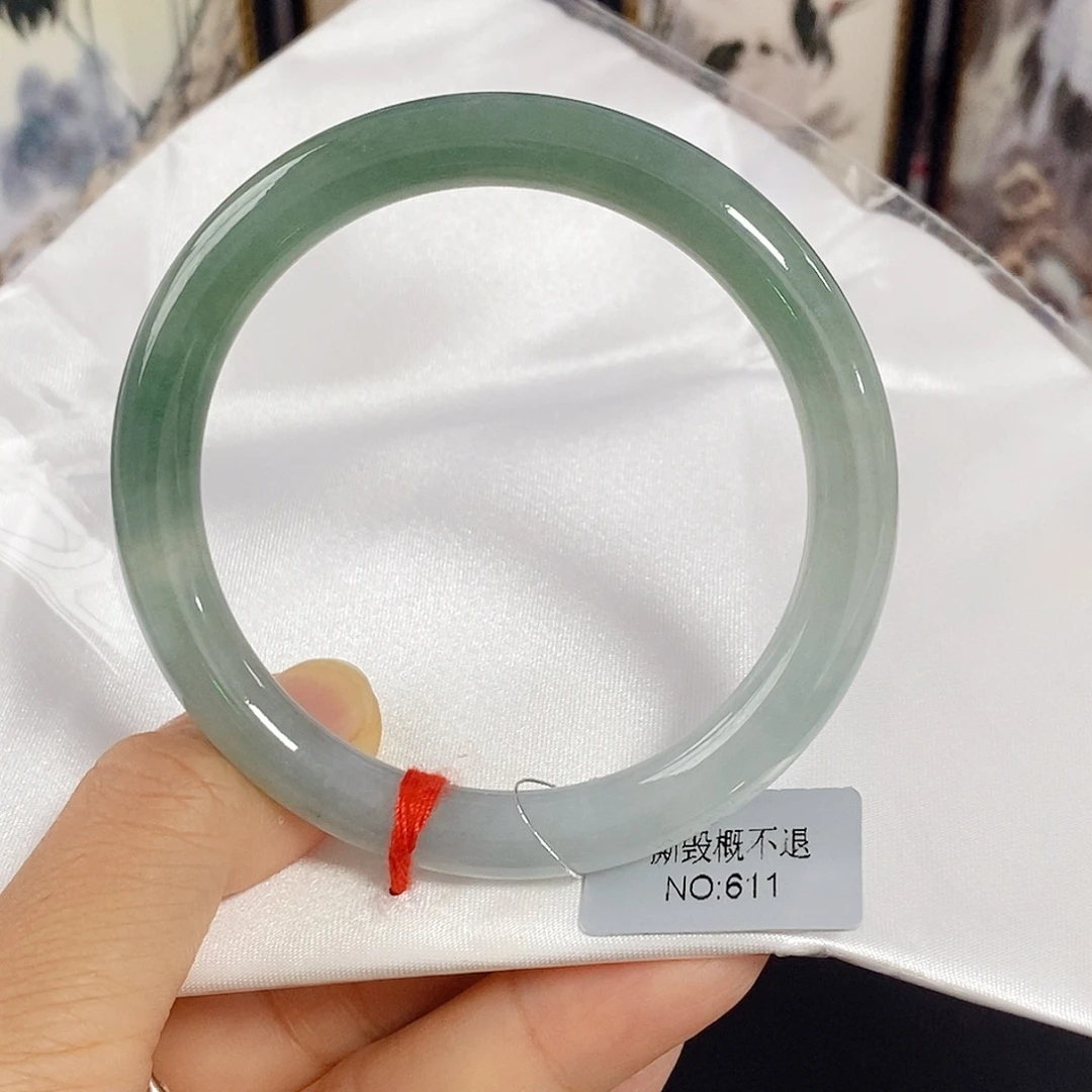 未镶嵌手镯翡翠手镯