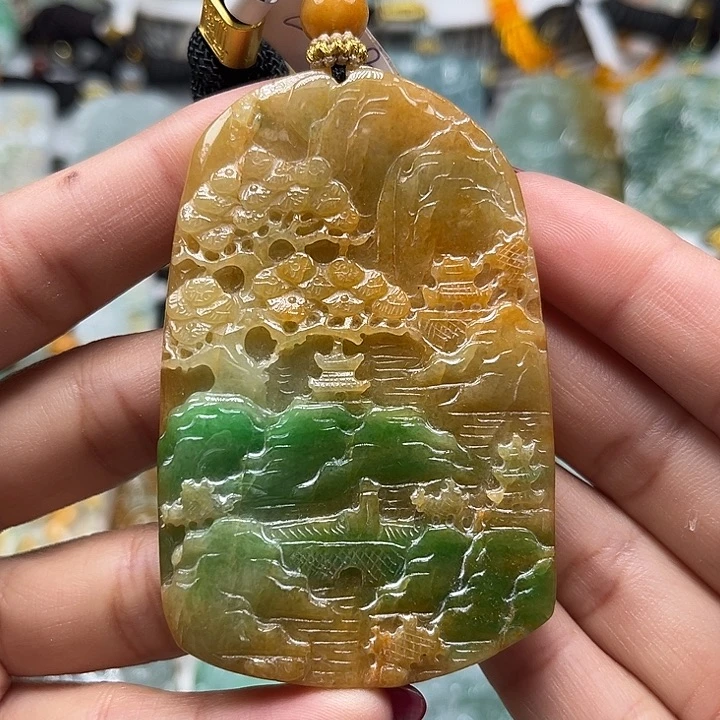 翡翠未镶嵌颈饰山水牌