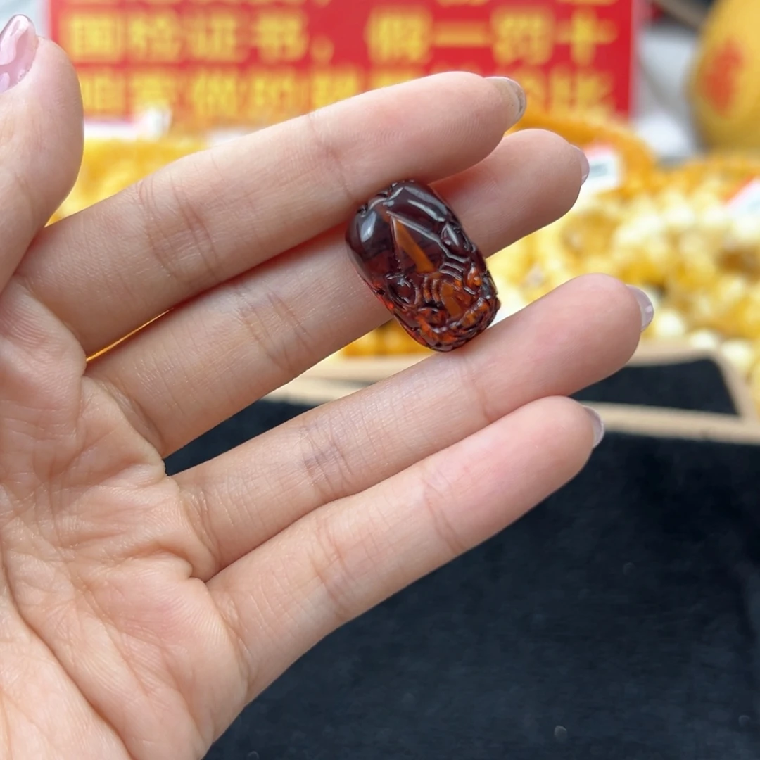 琥珀珠宝奇石未镶嵌