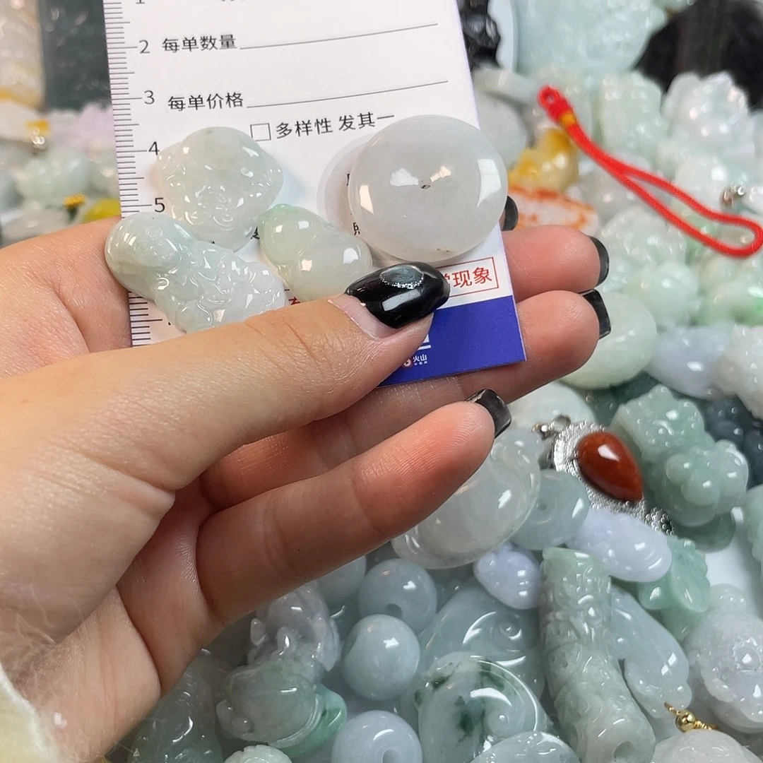 翡翠未镶嵌颈饰1332