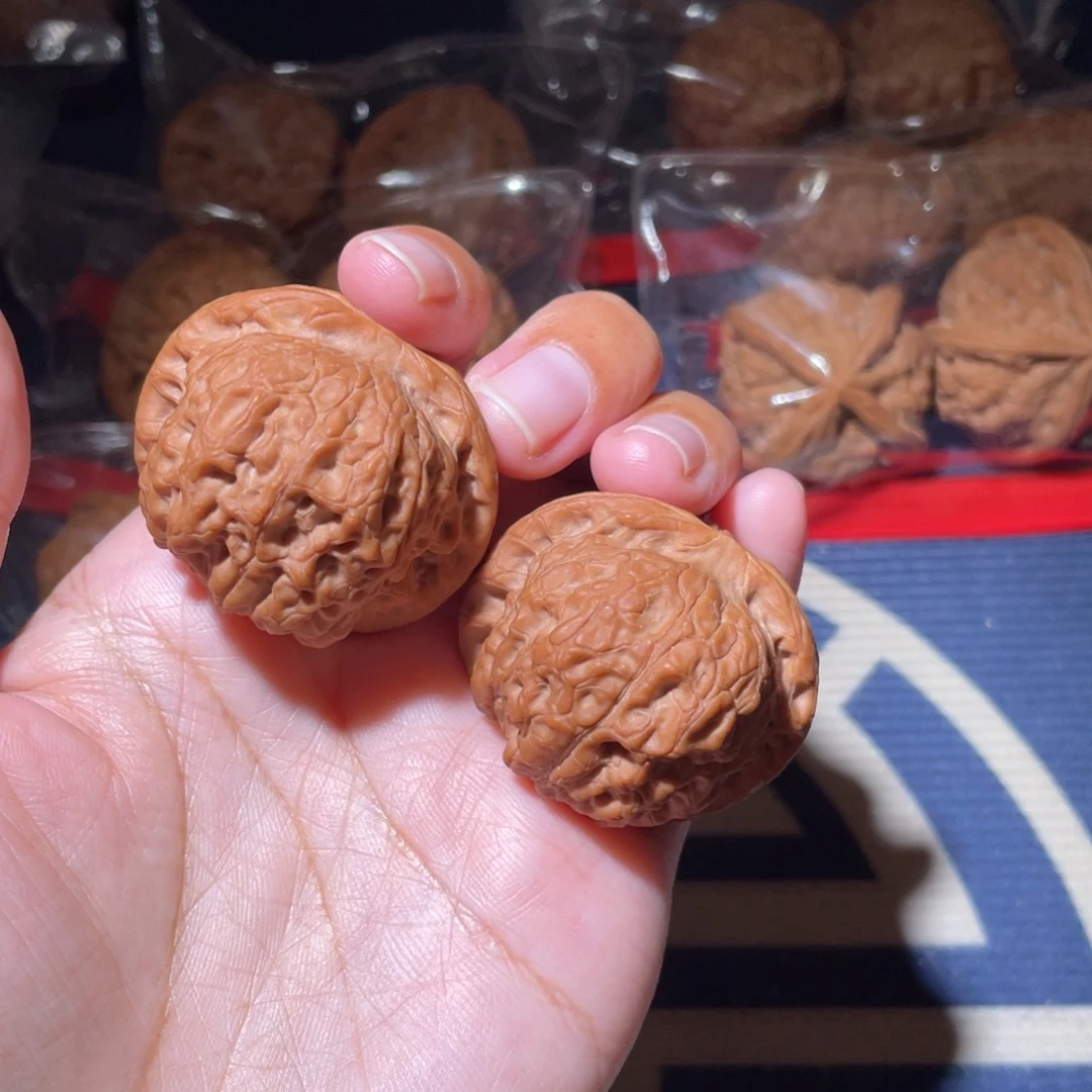 文玩核桃吊坠血麒麟39