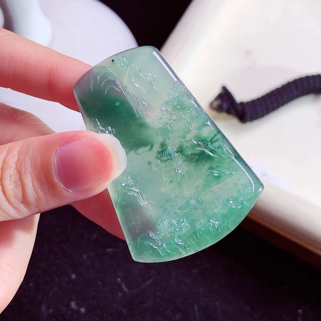 颈饰未镶嵌翡翠天然