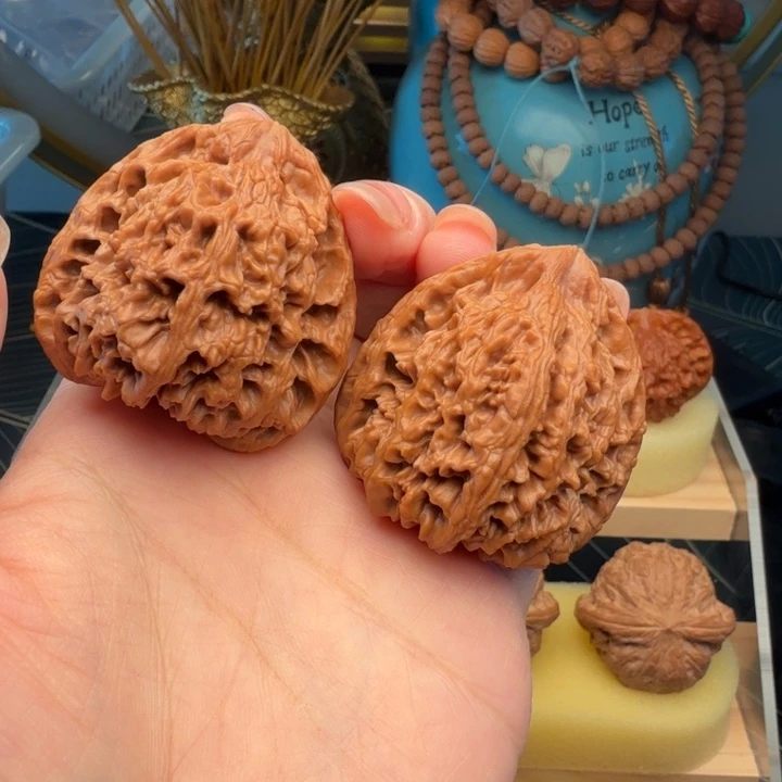 猴头核桃把件三角疆 全品42