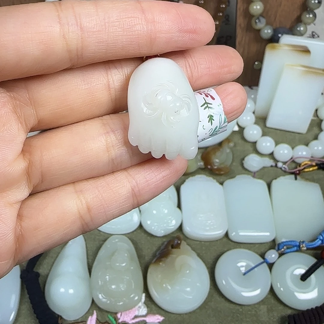 和田玉未镶嵌颈饰