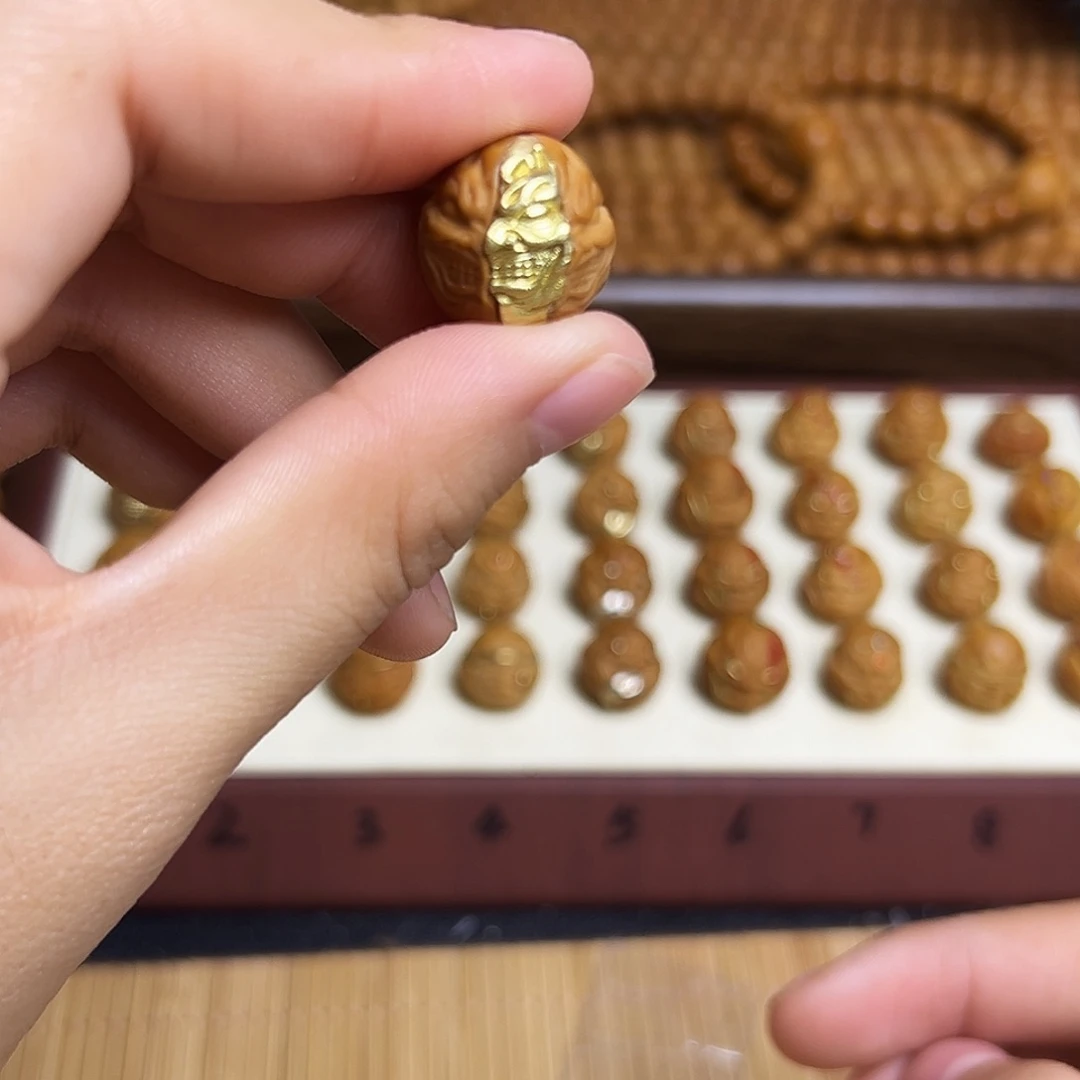 猴头核桃吊坠全品镶嵌单颗撕裂恶僧