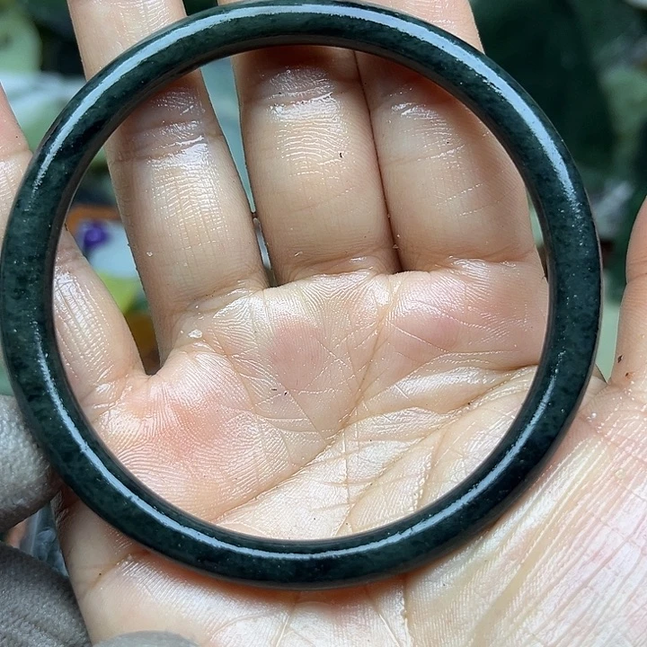未镶嵌透闪石质玉珠宝奇石63