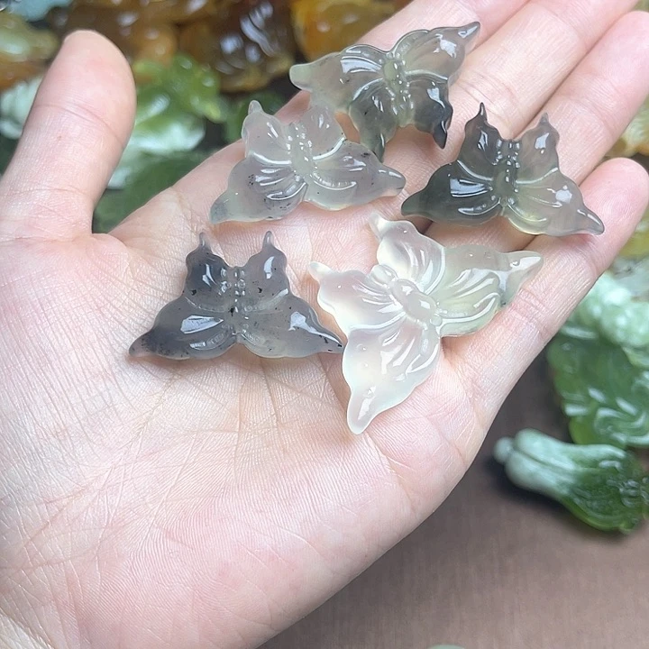 蛇纹石玉颈饰未镶嵌开****?