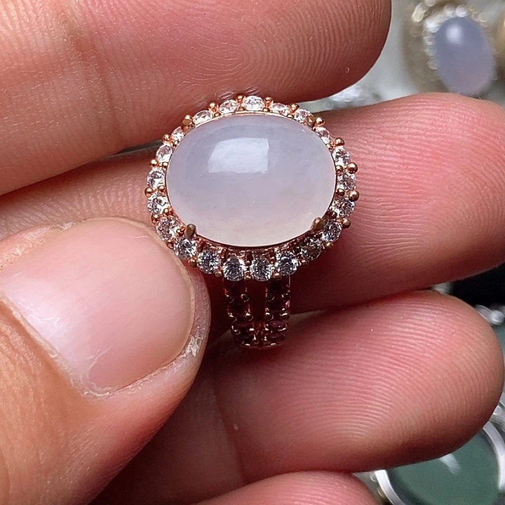 未镶嵌翡翠耳饰戒指