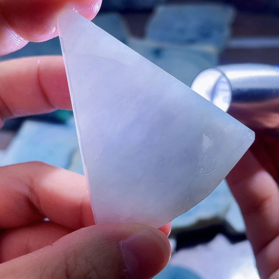 翡翠未镶嵌颈饰毛料105