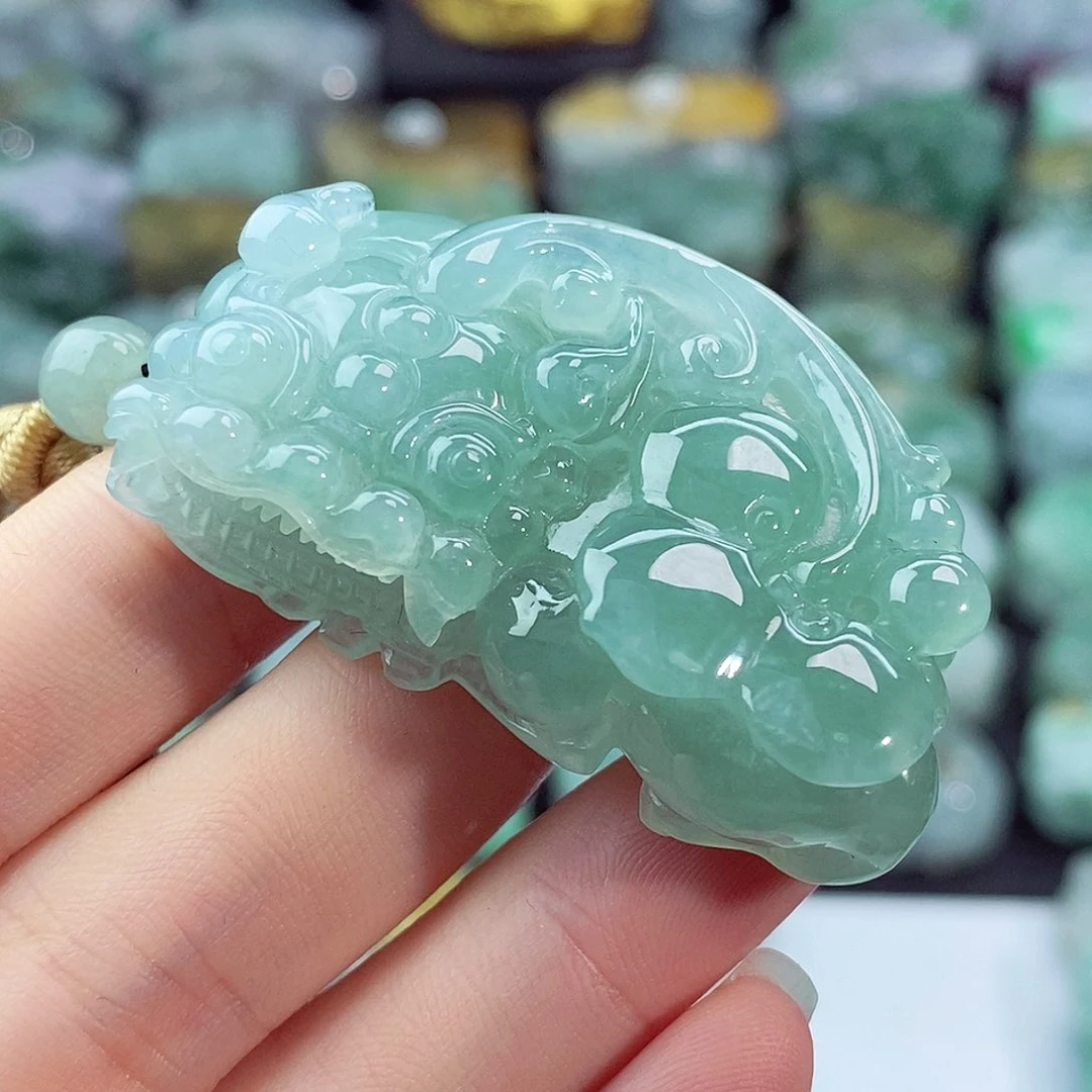 颈饰未镶嵌翡翠天然