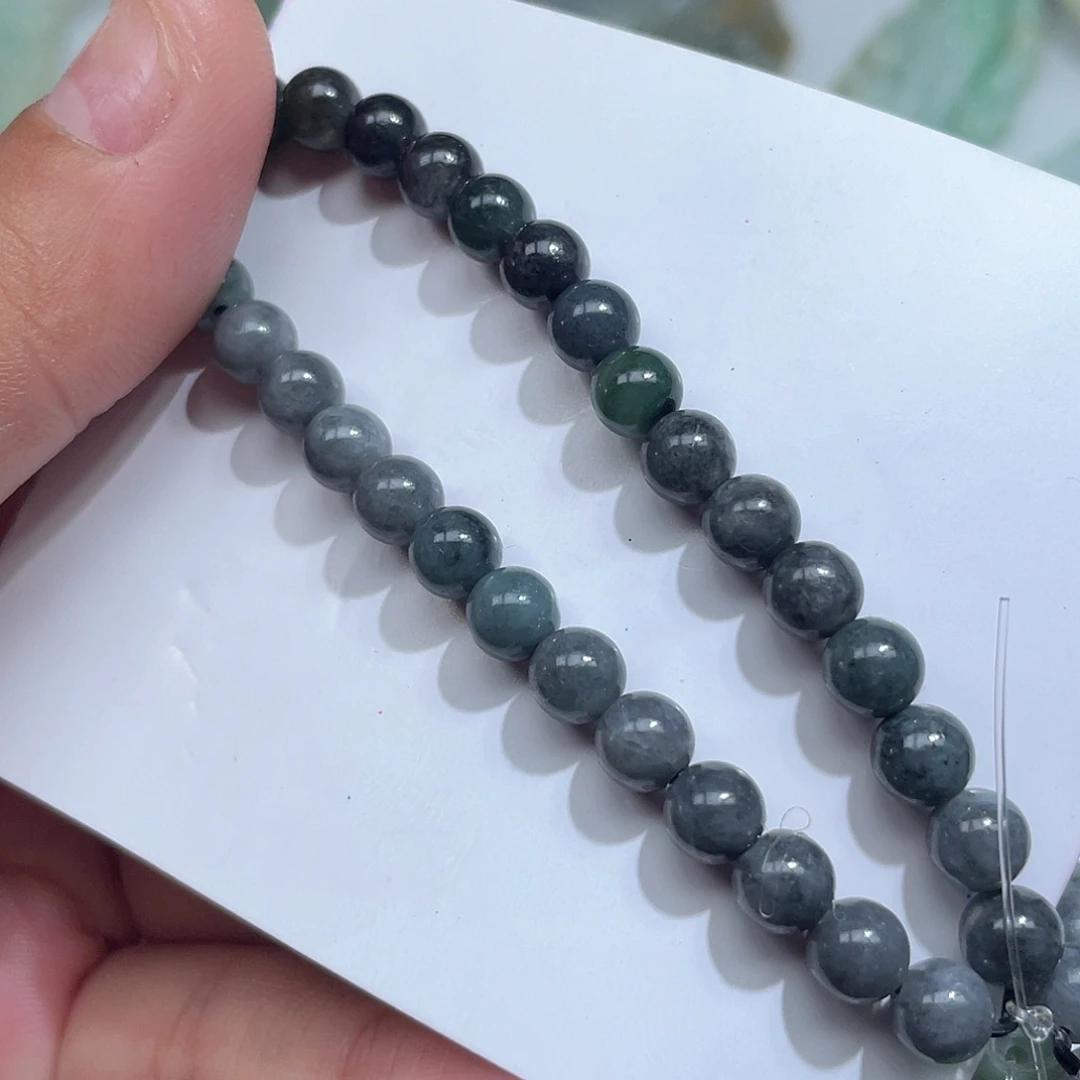 翡翠未镶嵌颈饰是