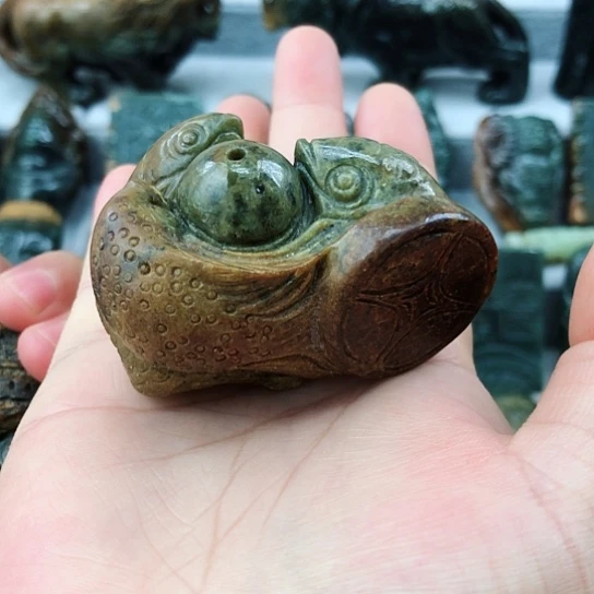 岫岩河磨玉（透闪石质玉）未镶嵌把件
