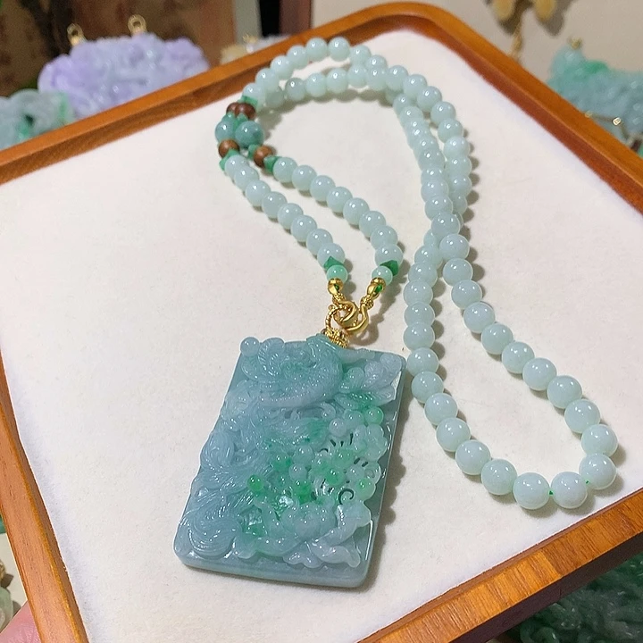 翡翠未镶嵌颈饰翡翠吊坠