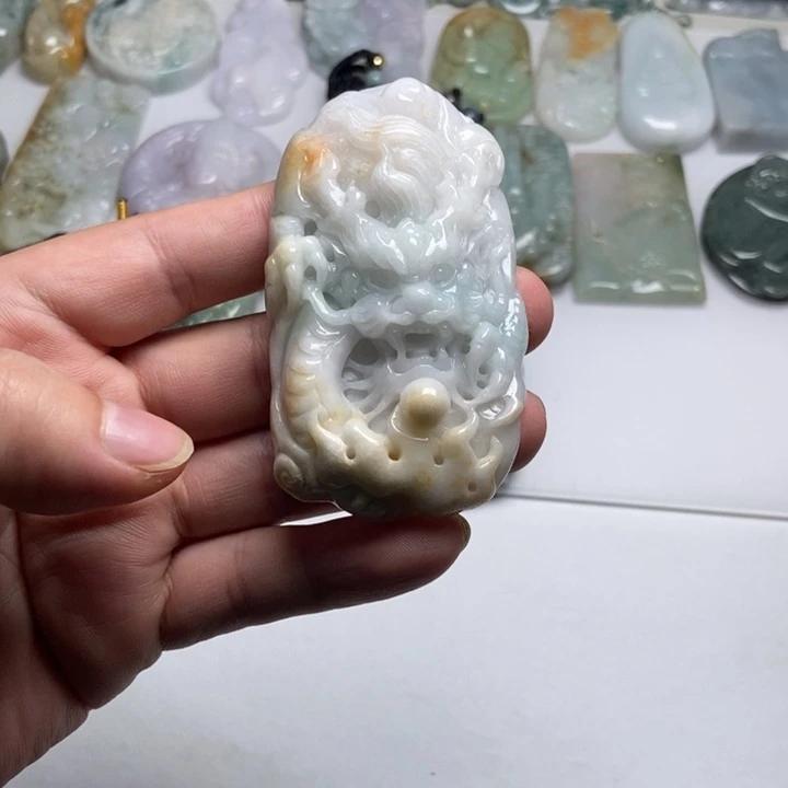 翡翠未镶嵌颈饰龙牌28