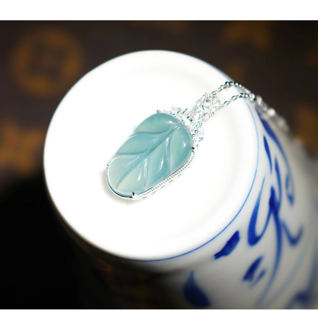 蓝水翡翠叶子吊坠轻奢时尚高冰多样性发货发其一