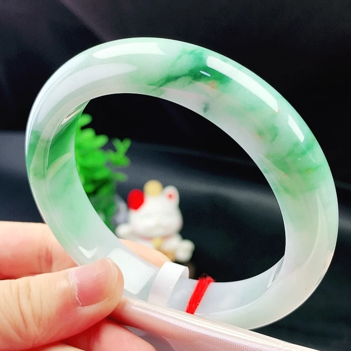 翡翠未镶嵌手镯57圈