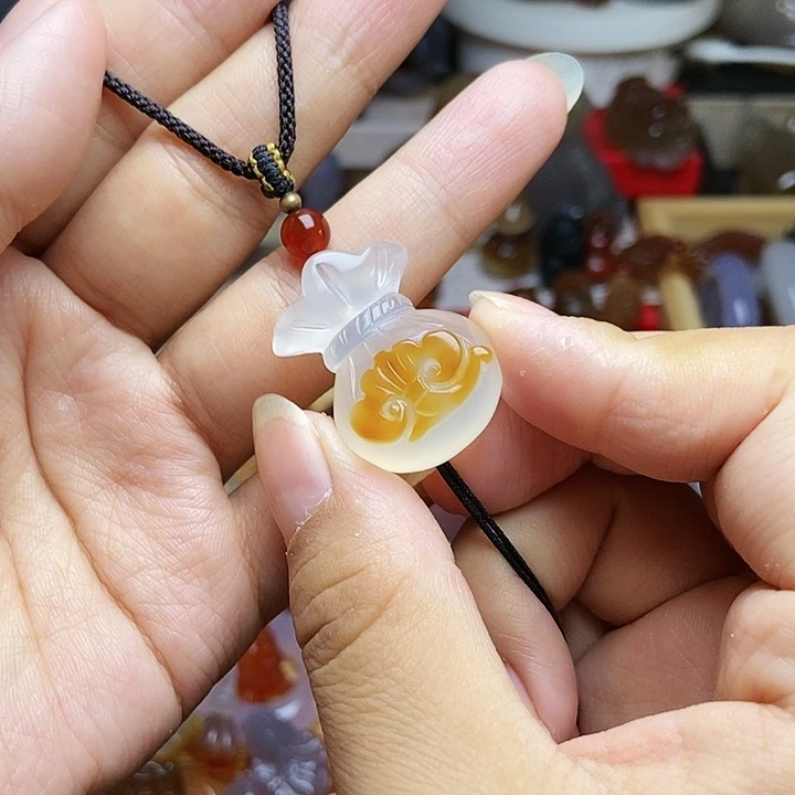 未镶嵌颈饰玛瑙/玉髓