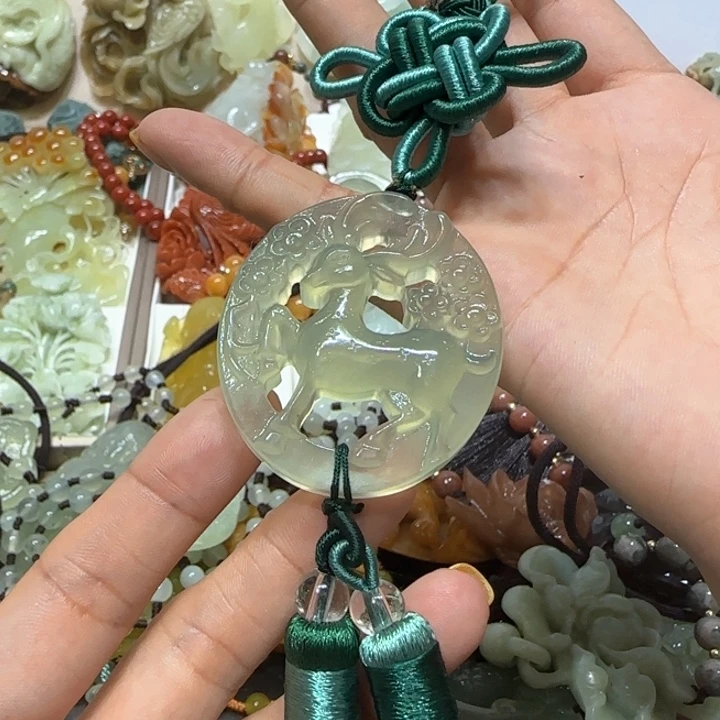 蛇纹石玉未镶嵌吊坠