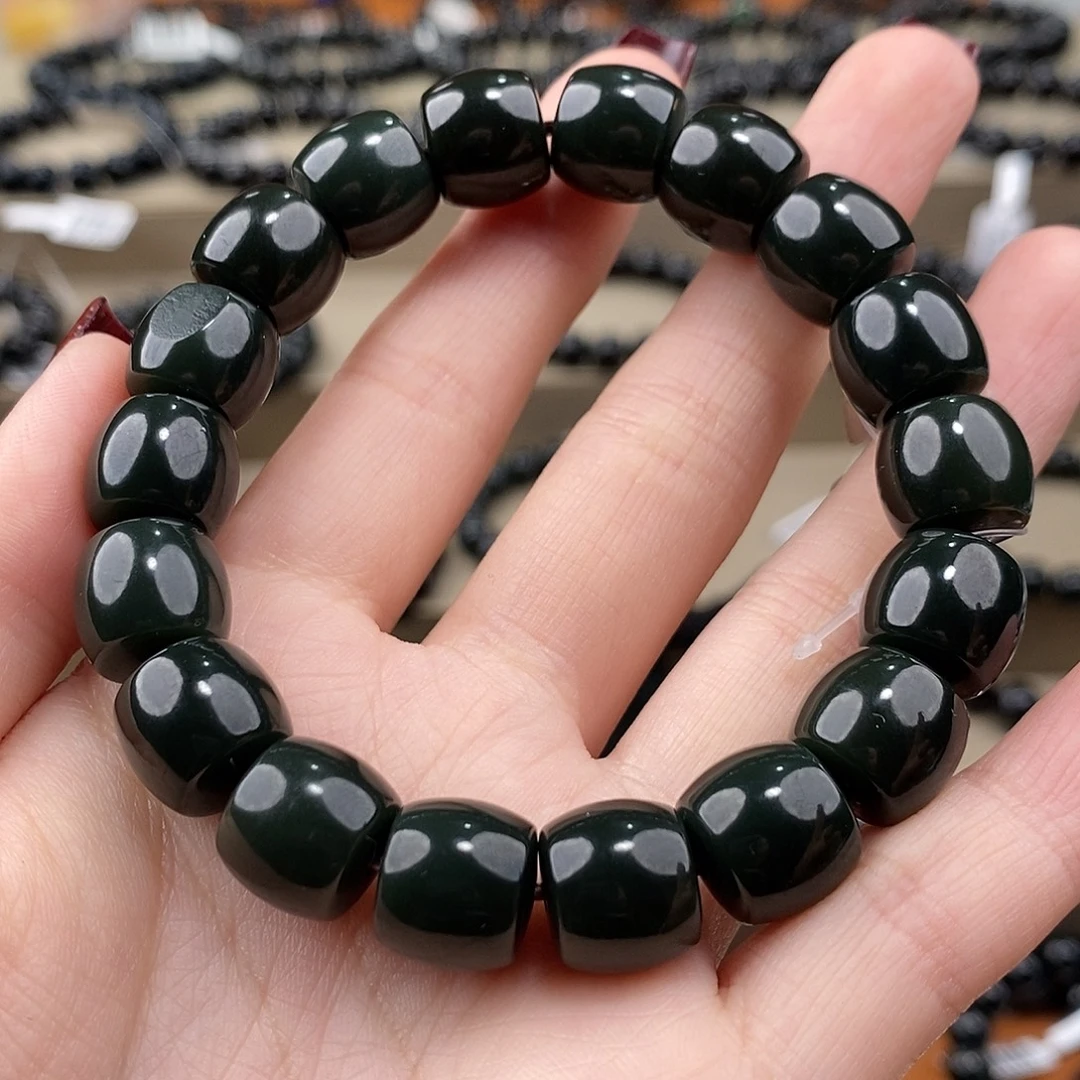 蛰***伏和田玉未镶嵌手链