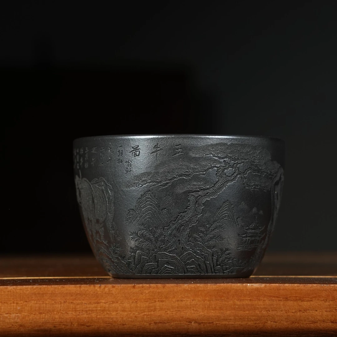 宜兴原矿石黄刻绘五牛图紫砂手工主人杯容量120CC