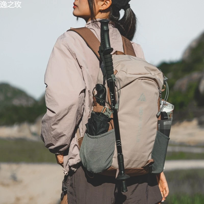 轻便户外运动登山包男女旅游背包防水徒步专业大容量双肩包书包男