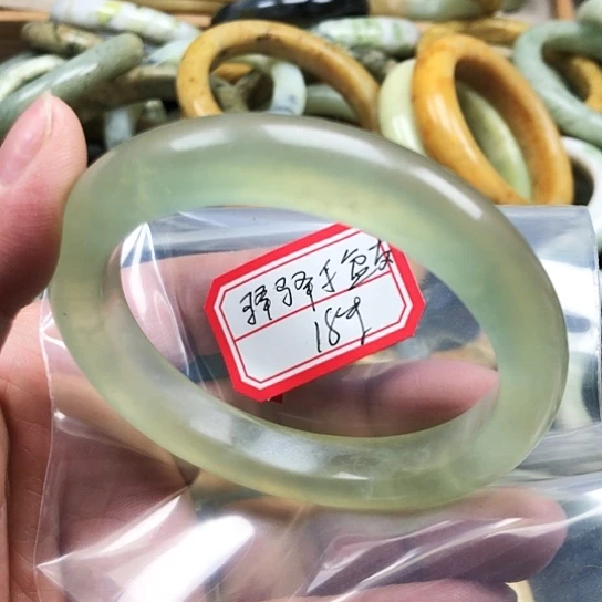 蛇纹石玉手镯未镶嵌驿***友