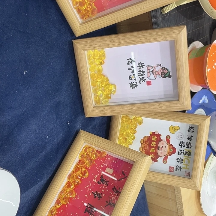 创意居家摆台相框。