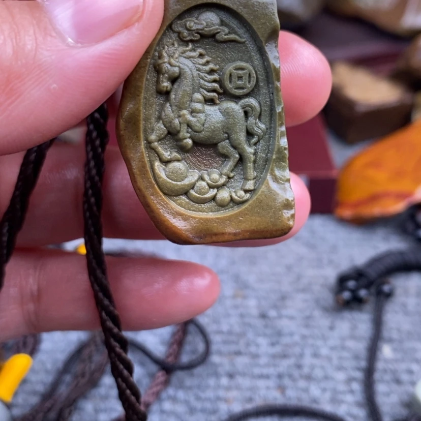 【闪购商品】原石雕刻手把件