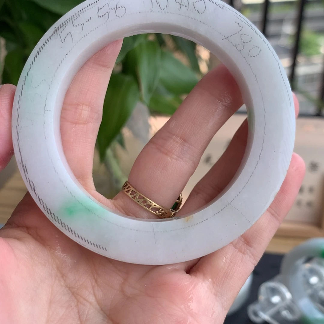 柠***C定制翡翠手镯未镶嵌55