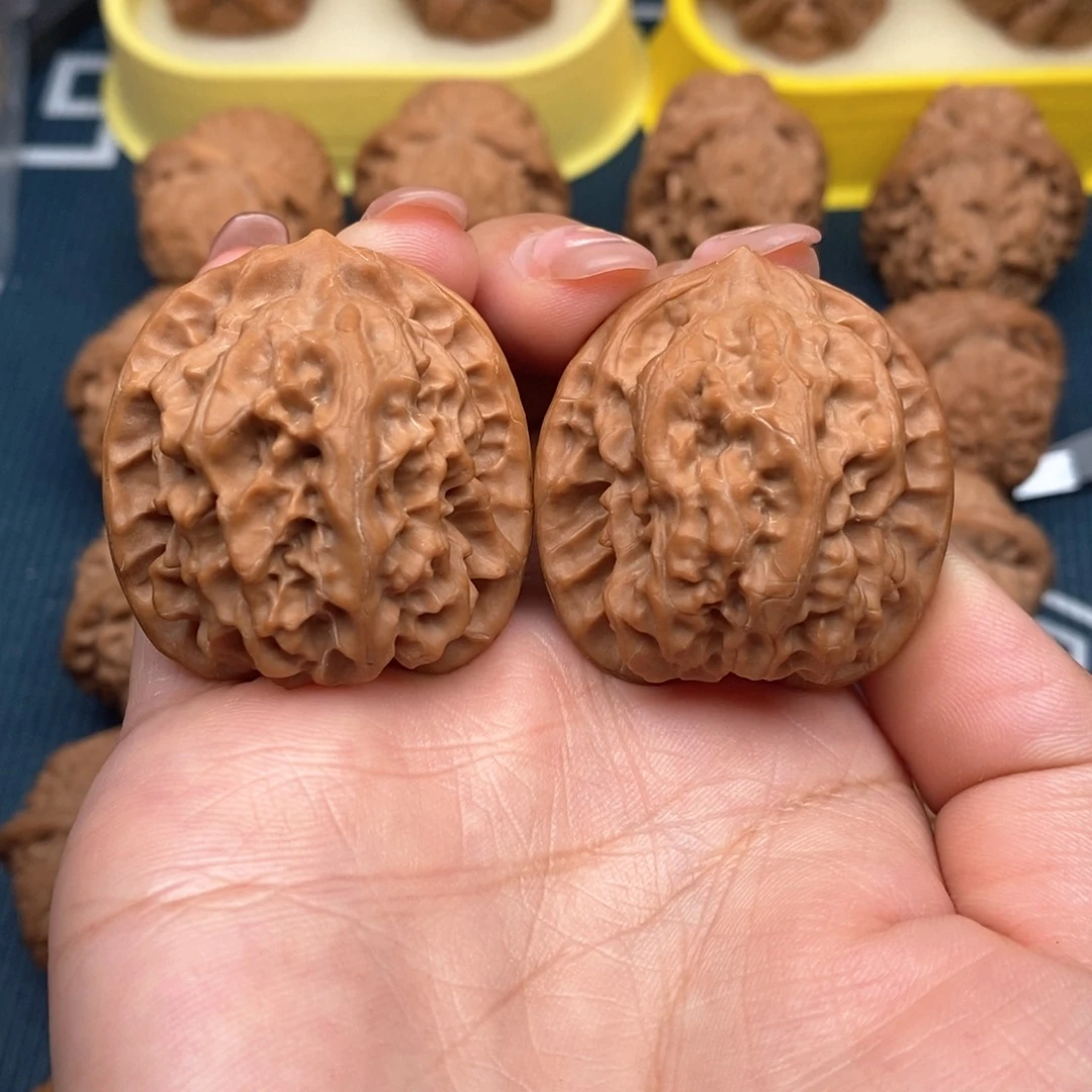 文玩核桃吊坠磐石37