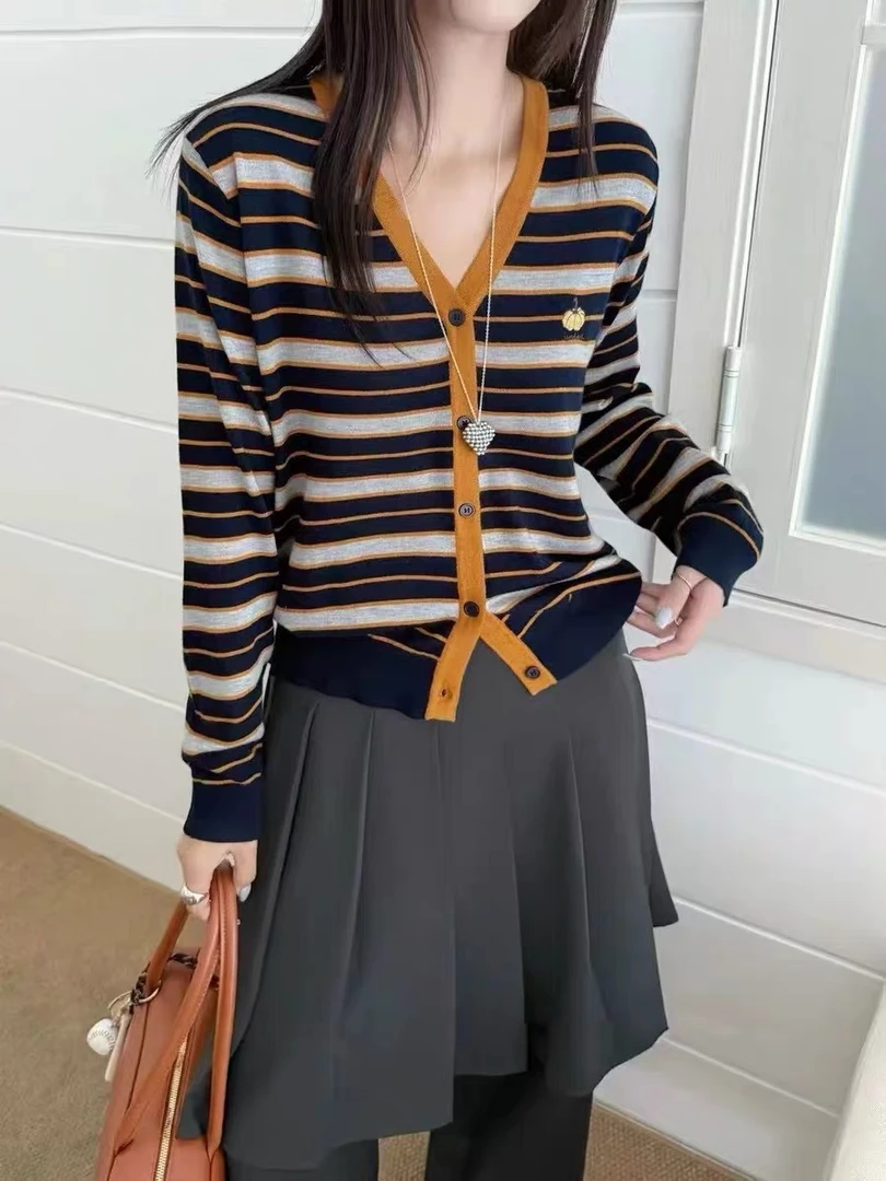 韩系V领长袖针织开衫2025秋装新款时尚穿搭南瓜刺绣条纹细女