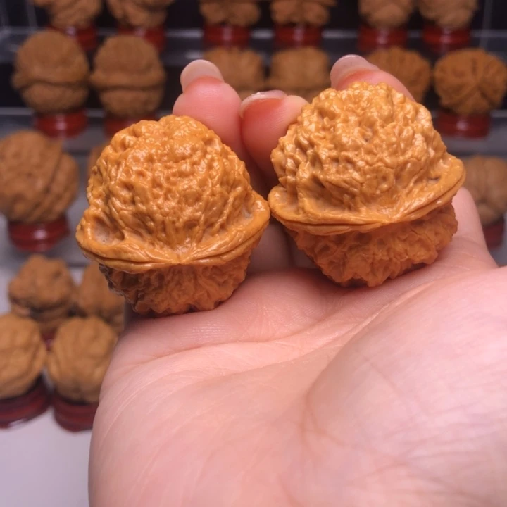 文玩核桃吊坠20火焰绣球