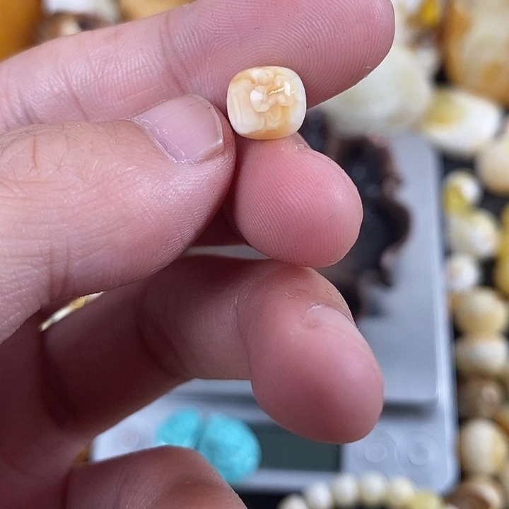 琥珀未镶嵌珠宝奇石我