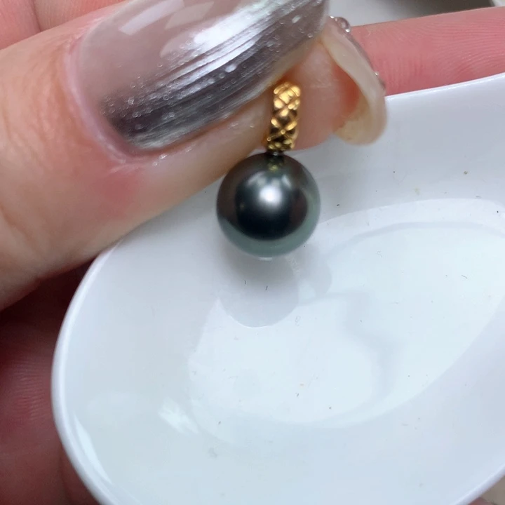 颈饰18K金镶嵌海水珍珠