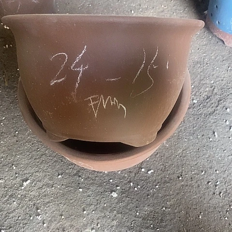 中国宜兴紫砂花盆，