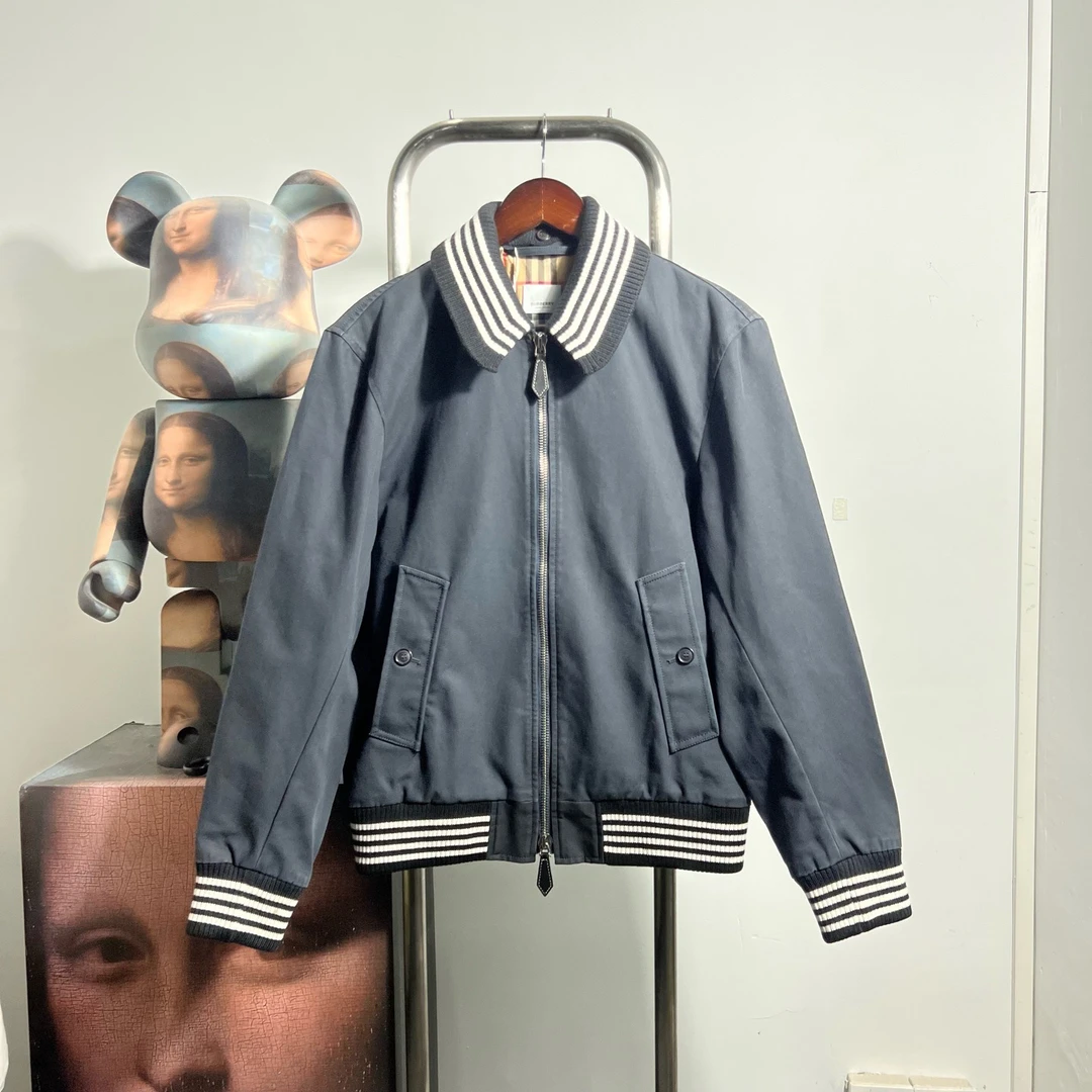 99新 BURBERRY/博柏利 内里格纹外套 T0908尺码46胸围50