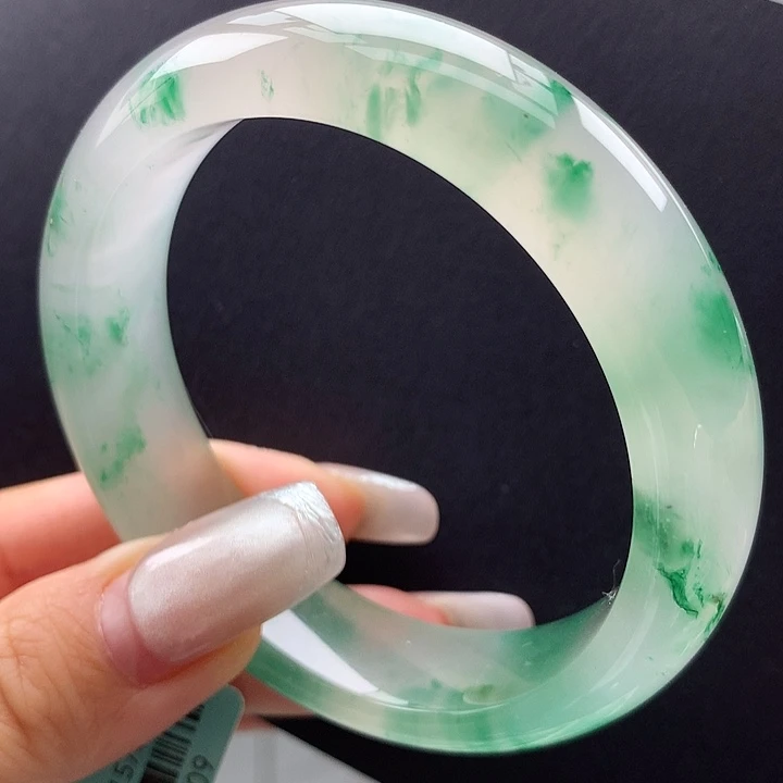 未镶嵌手镯石英质玉