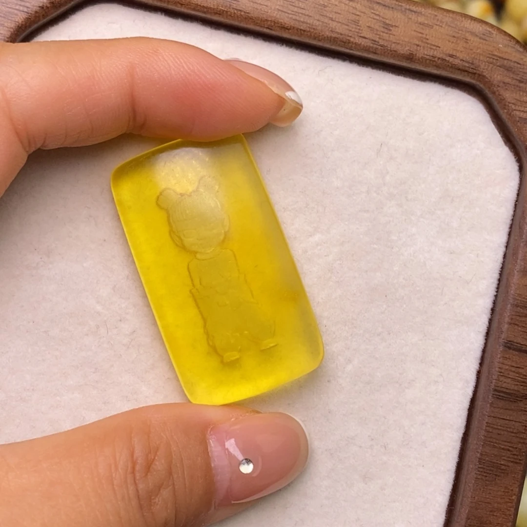 未镶嵌颈饰琥珀吊坠