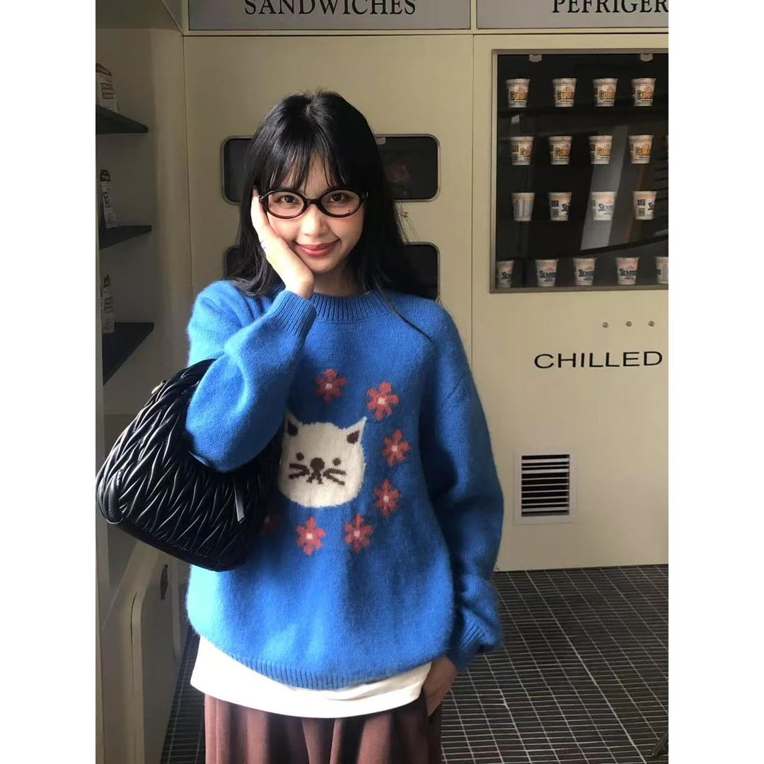 早秋松弛感穿搭软糯慵懒风减龄系针织衫克莱因蓝猫咪提花毛衣上衣